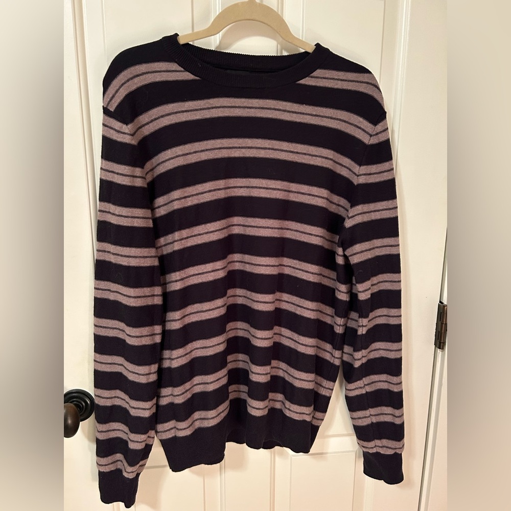 14th & Union men’s sweater. Size L.